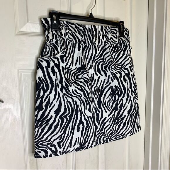 Bar III Zelda Zebra Print Samba City Mini Skirt Size 2 - Picture 4 of 11